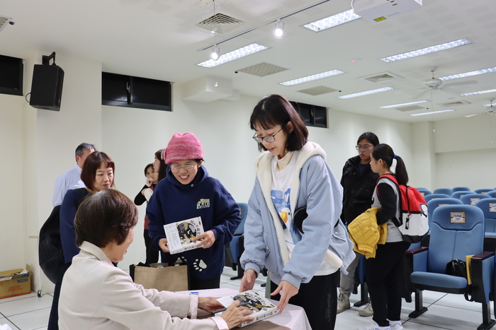 「113年度詩人賴江質紀念清寒獎學金頒獎典禮」(113/12/17)圖片