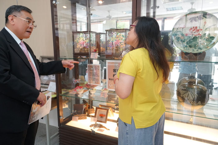 客家創意靜態展-客家纏花、書畫陶藝、紙雕、茶道、客家空拍龍脈圖圖片