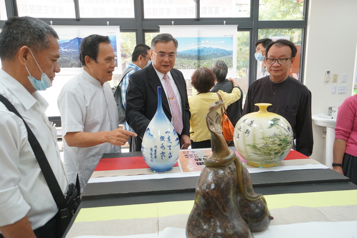 客家創意靜態展-客家纏花、書畫陶藝、紙雕、茶道、客家空拍龍脈圖圖片